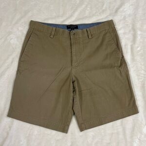 Banana Republic men’s Aidan Short 33” w/ 9” inseam, brown/beige